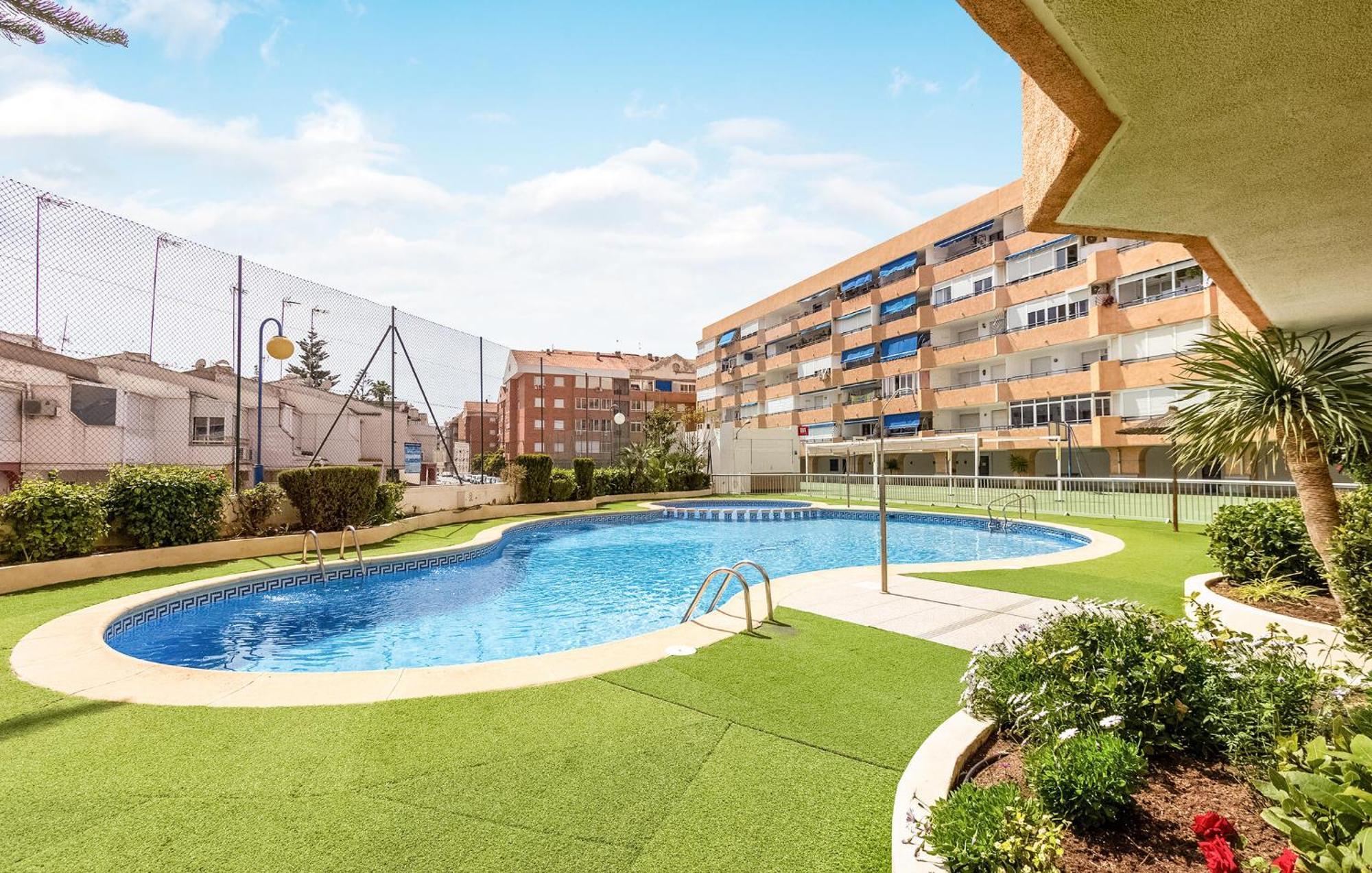 Nice Apartment In Torrevieja With Kitchen Exterior foto