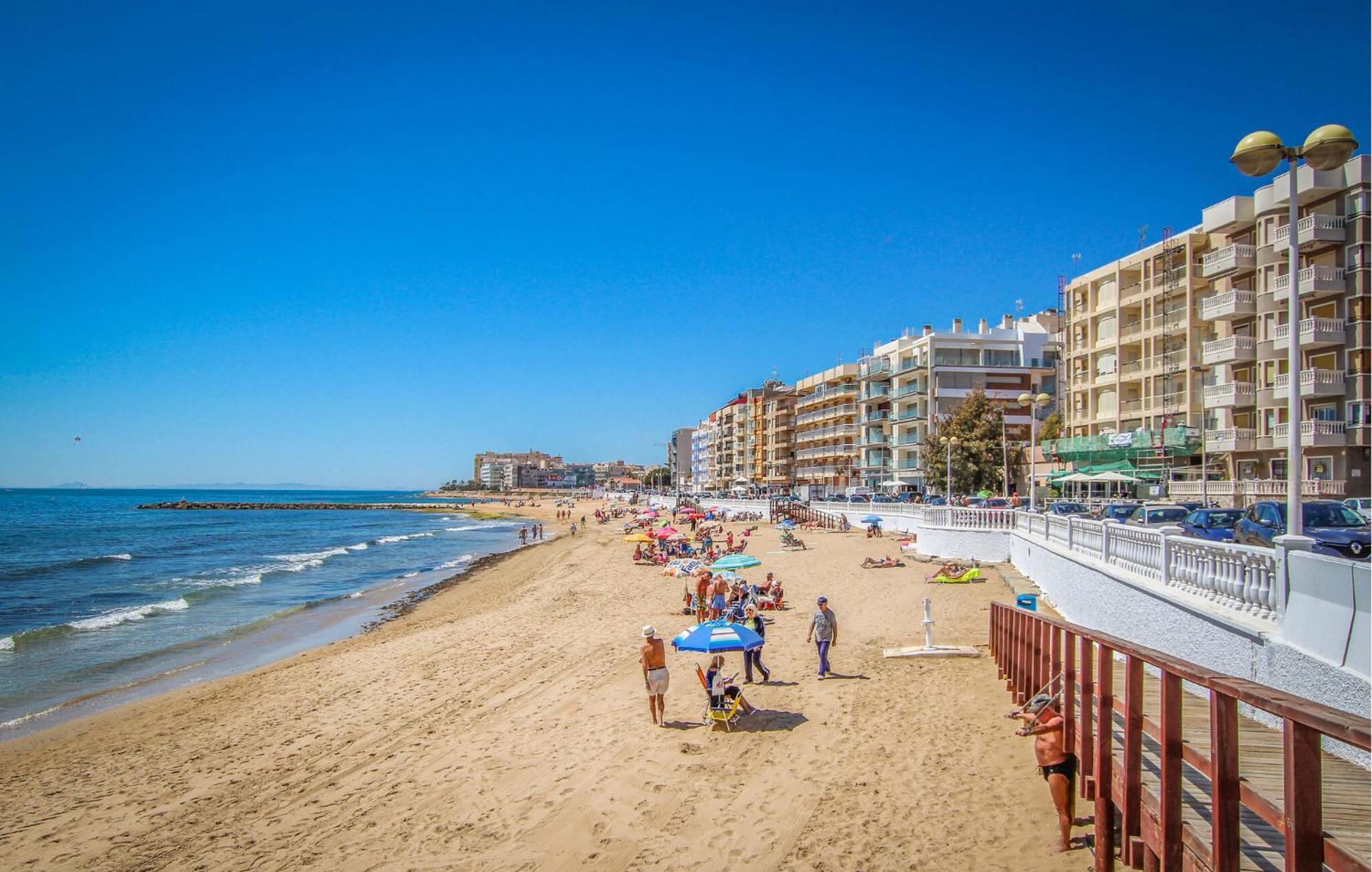 Nice Apartment In Torrevieja With Kitchen Exterior foto