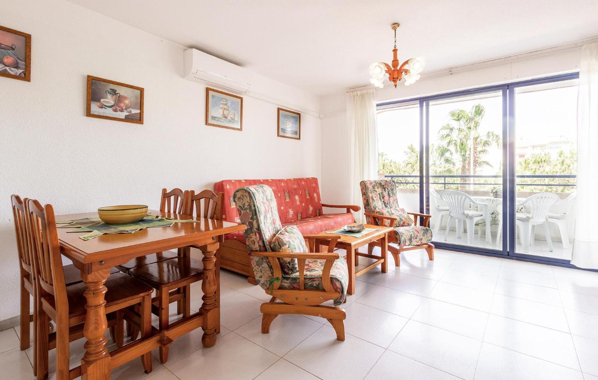 Nice Apartment In Torrevieja With Kitchen Exterior foto