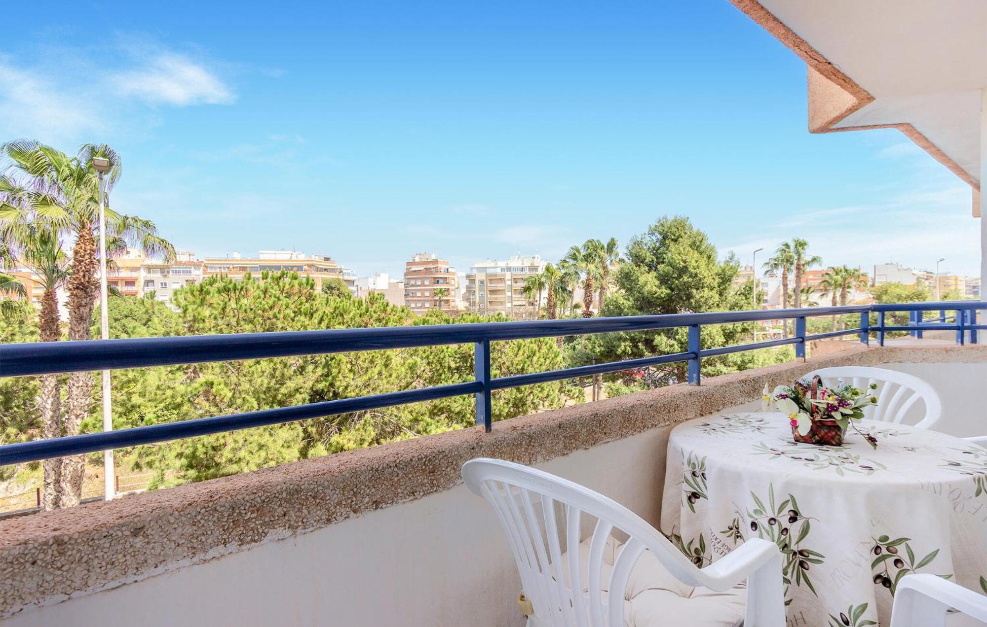 Nice Apartment In Torrevieja With Kitchen Exterior foto